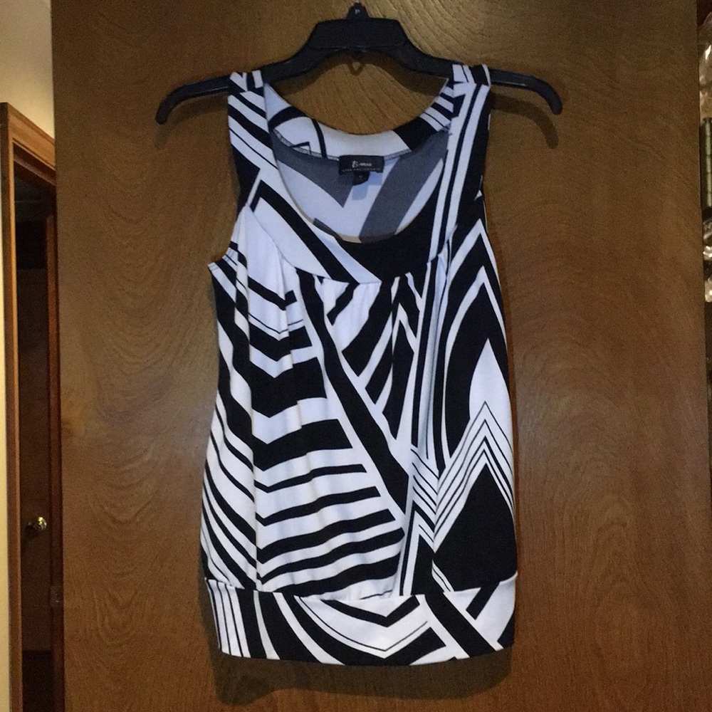 Black and white dress top